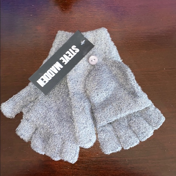 Steve Madden Accessories - NWT Steve Madden gloves- mittens. One size